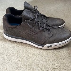 Men’s UA golf shoes